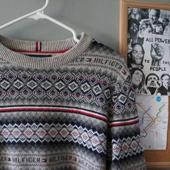 cropped tommy hilfiger sweater - Picture 2 of 4